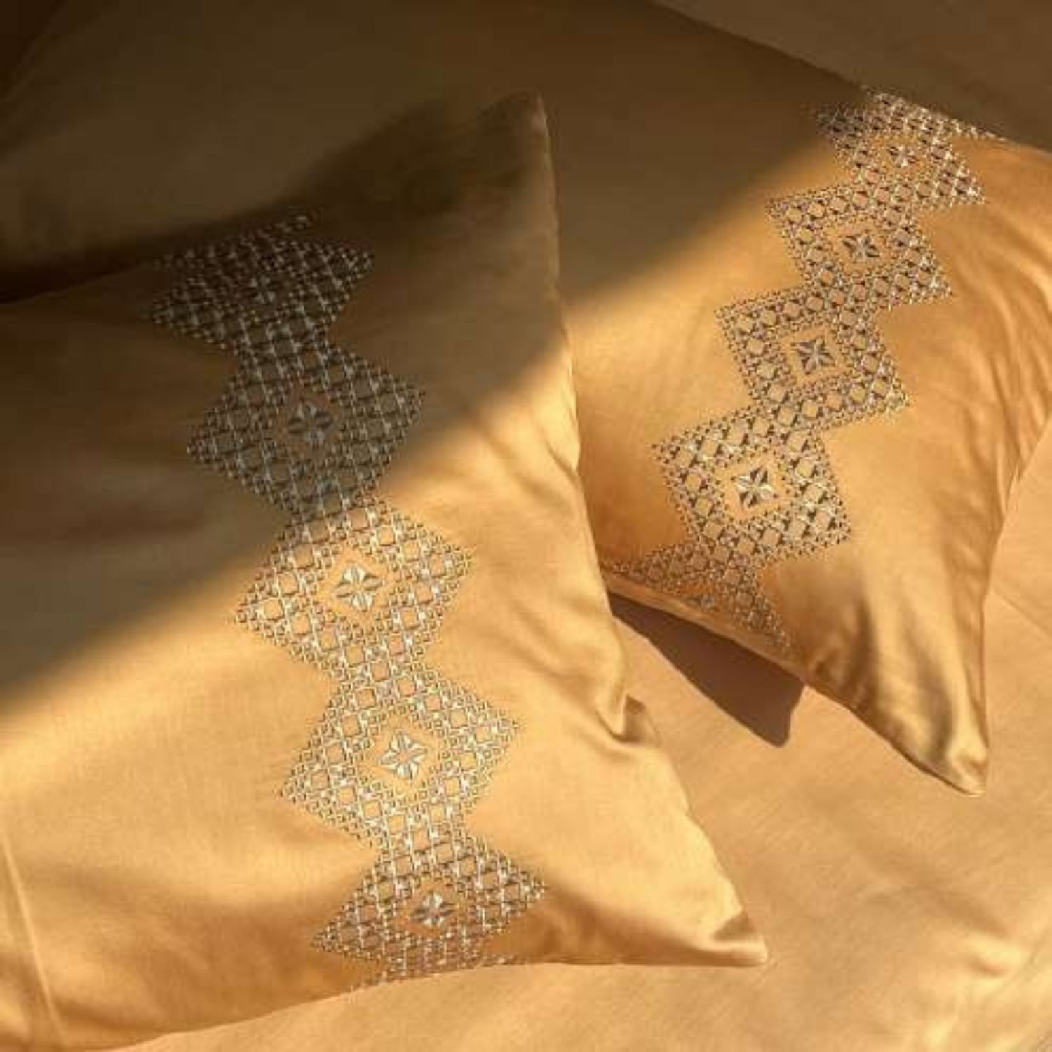 Sadyaska Iris Honey Mustard 3 Pcs Bedsheet Set